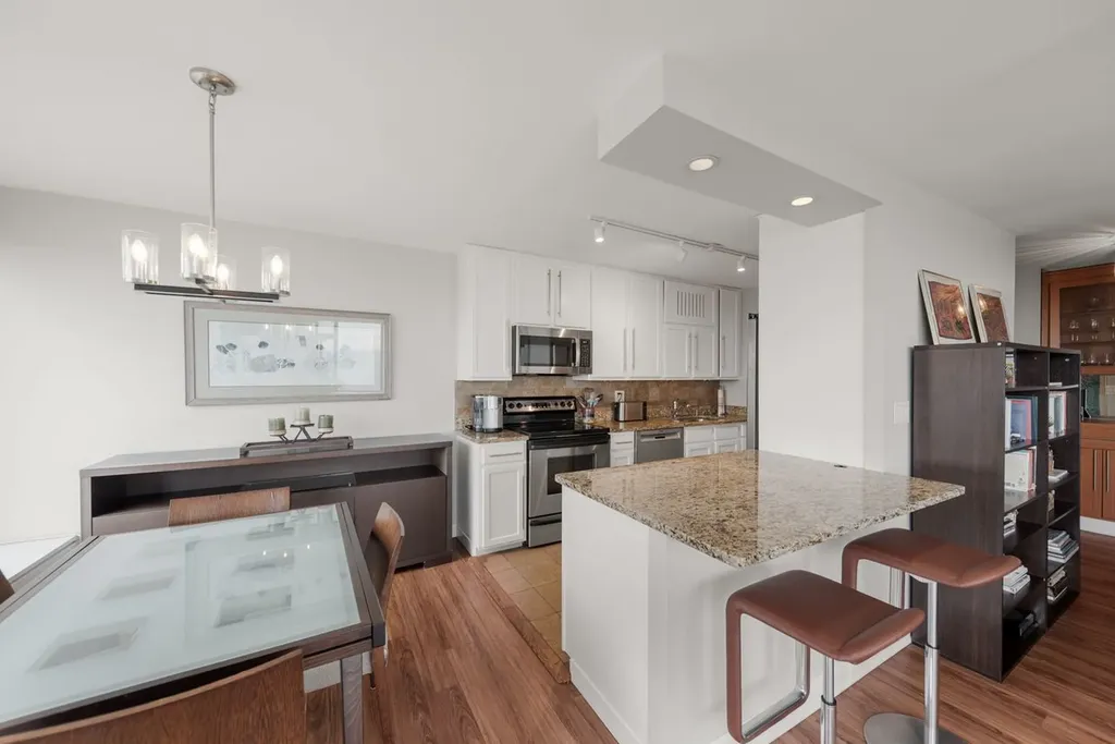 5455 North Sheridan Road Chicago IL 60640