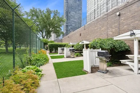 5455 North Sheridan Road Chicago IL 60640