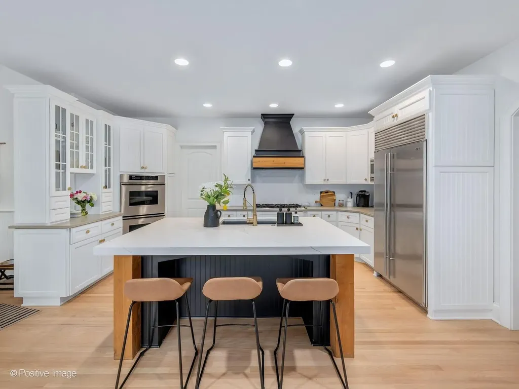 678 Oak Street Glen Ellyn IL 60137