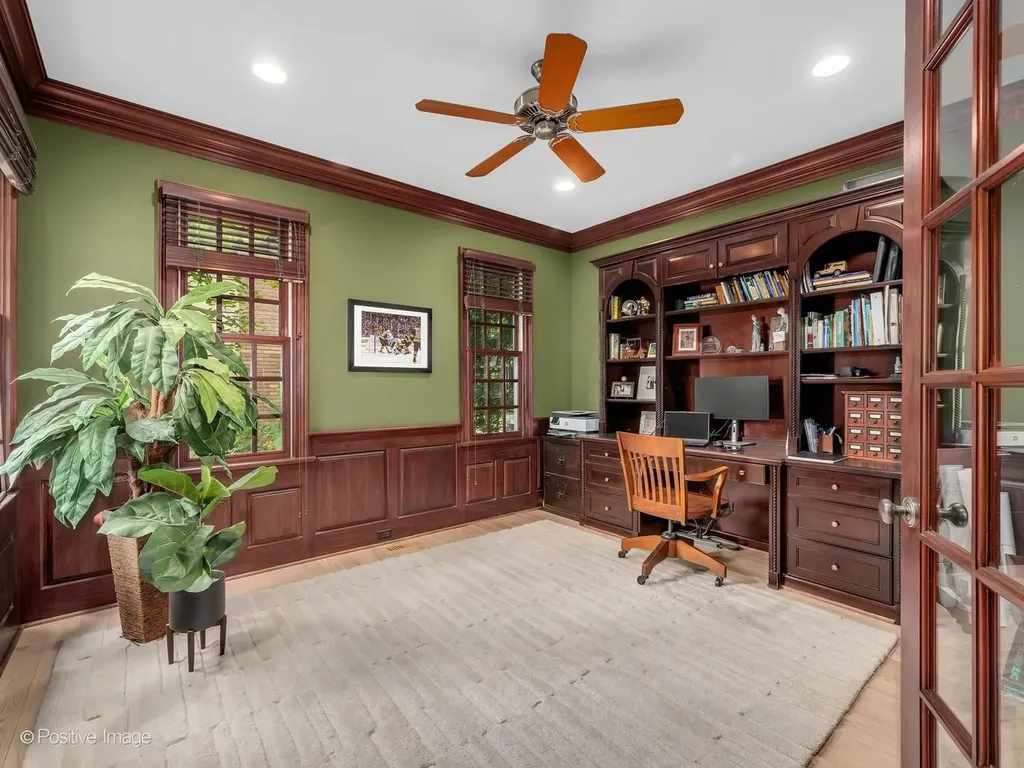 678 Oak Street Glen Ellyn IL 60137