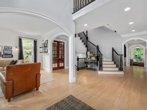 678 Oak Street Glen Ellyn IL 60137