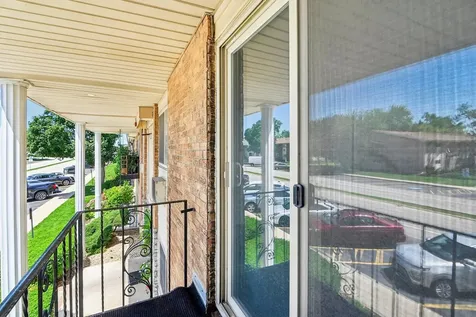 8997 Kennedy Drive Des Plaines IL 60016