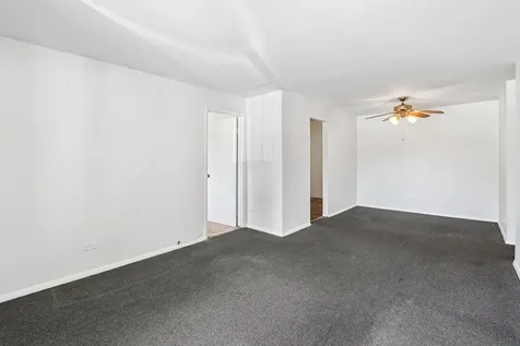 8997 Kennedy Drive Des Plaines IL 60016