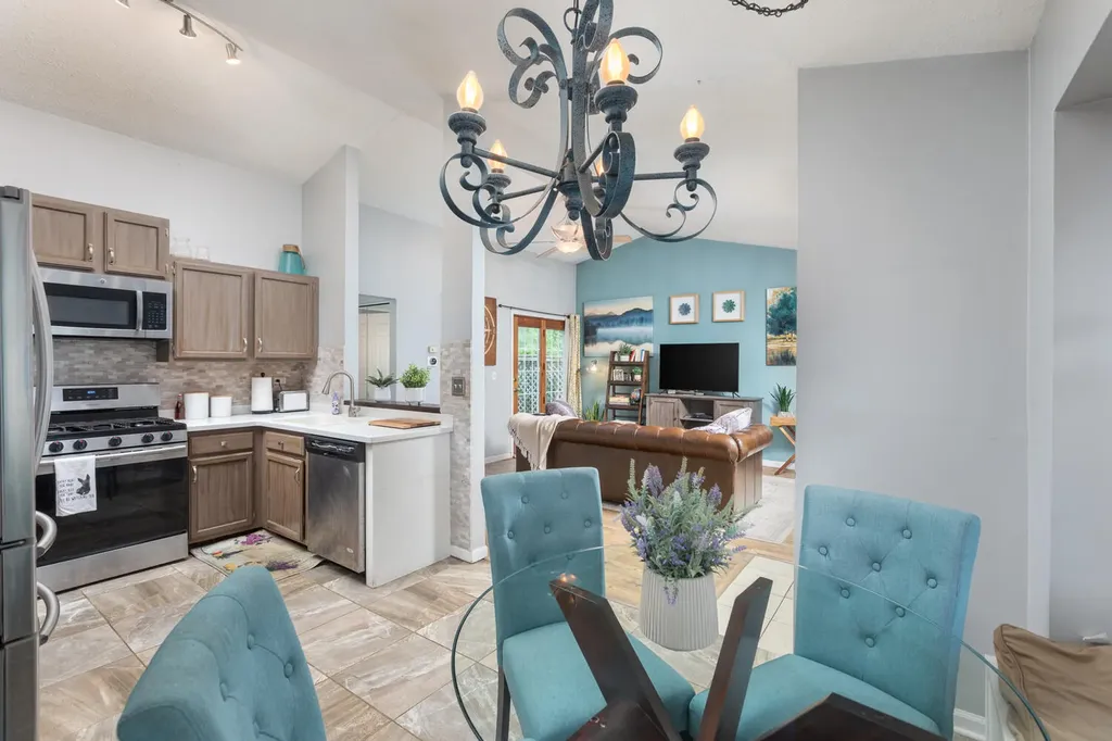 417 Travelaire Avenue Naperville IL 60565