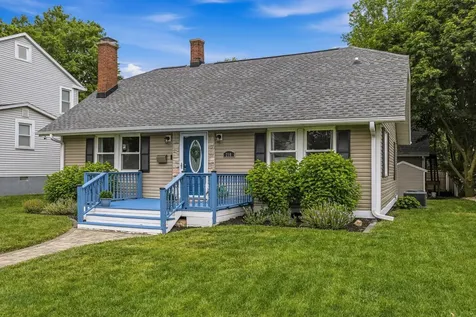 210 East Logan Street Arthur IL 61911
