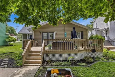 210 East Logan Street Arthur IL 61911