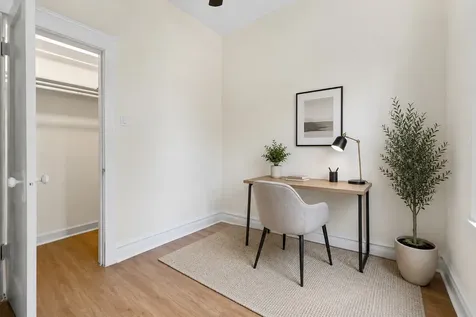 1429 West Barry Avenue Chicago IL 60657