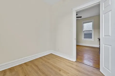1429 West Barry Avenue Chicago IL 60657