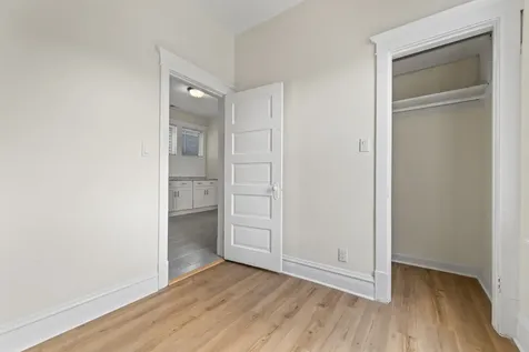 1429 West Barry Avenue Chicago IL 60657