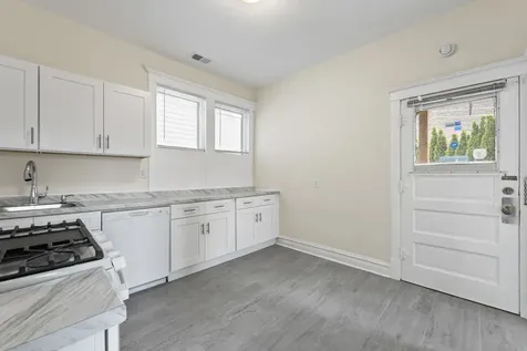 1429 West Barry Avenue Chicago IL 60657