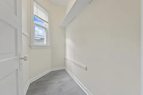 1429 West Barry Avenue Chicago IL 60657