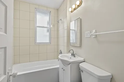1429 West Barry Avenue Chicago IL 60657