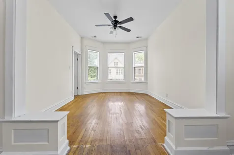 1429 West Barry Avenue Chicago IL 60657