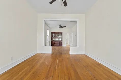1429 West Barry Avenue Chicago IL 60657