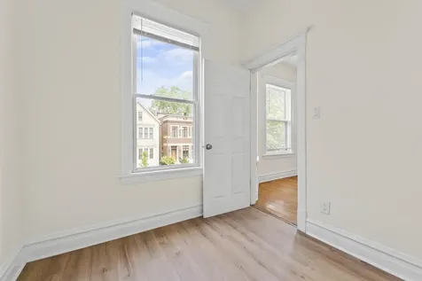 1429 West Barry Avenue Chicago IL 60657