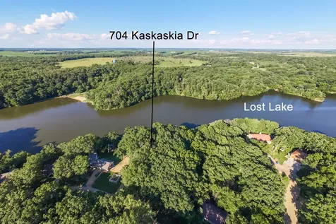 704 North Kaskaskia Drive Dixon IL 61021