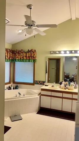 2460 Otter Creek Lane Elgin IL 60123