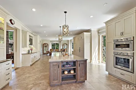 18 Enclave Court South Barrington IL 60010