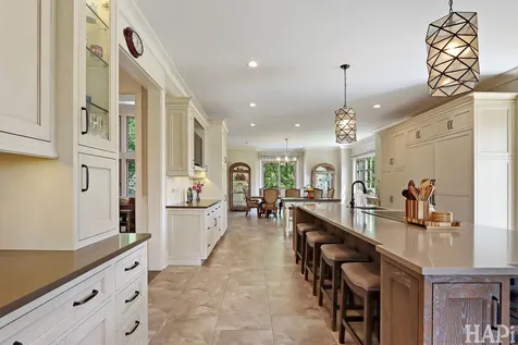 18 Enclave Court South Barrington IL 60010