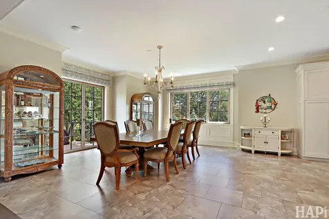 18 Enclave Court South Barrington IL 60010