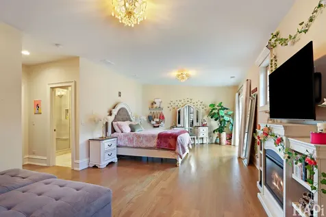 18 Enclave Court South Barrington IL 60010