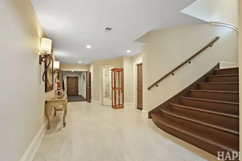 18 Enclave Court South Barrington IL 60010