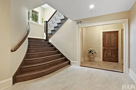 18 Enclave Court South Barrington IL 60010