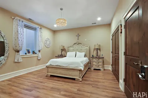 18 Enclave Court South Barrington IL 60010