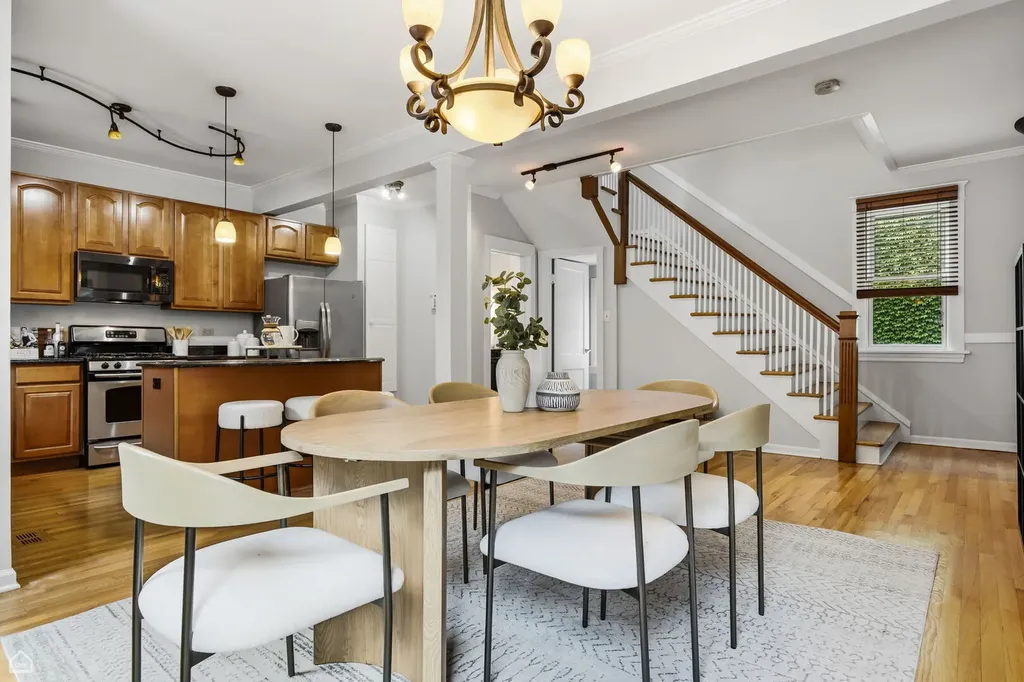 1244 West Ardmore Avenue Chicago IL 60660