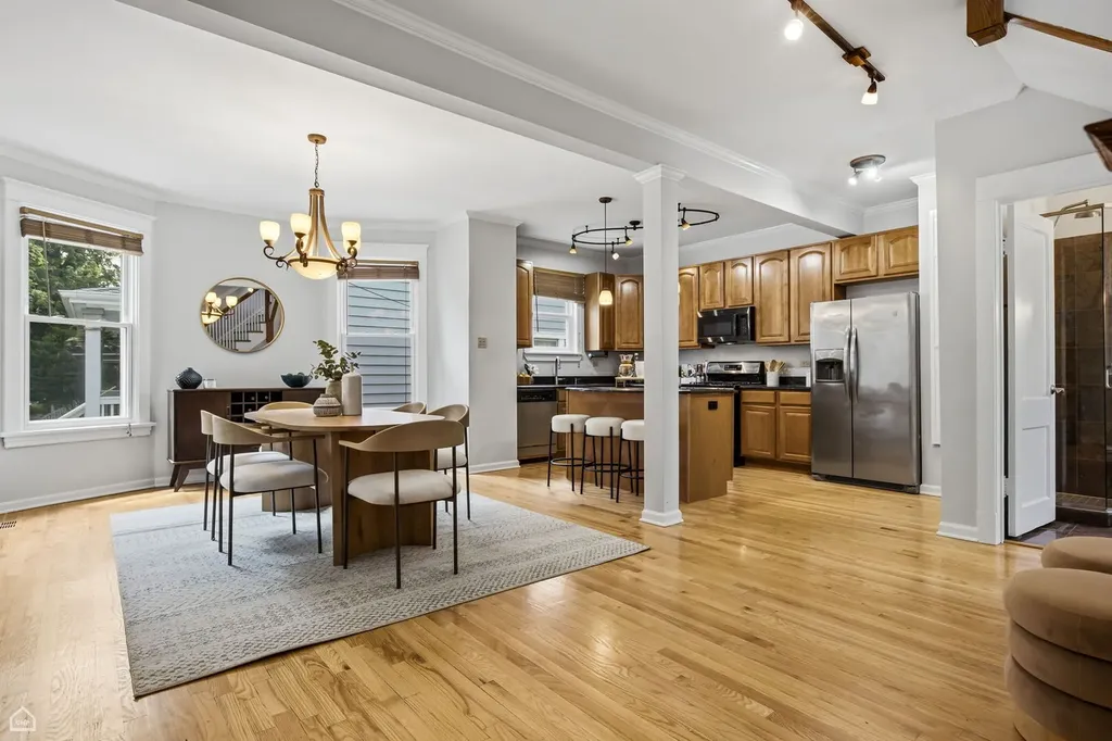 1244 West Ardmore Avenue Chicago IL 60660