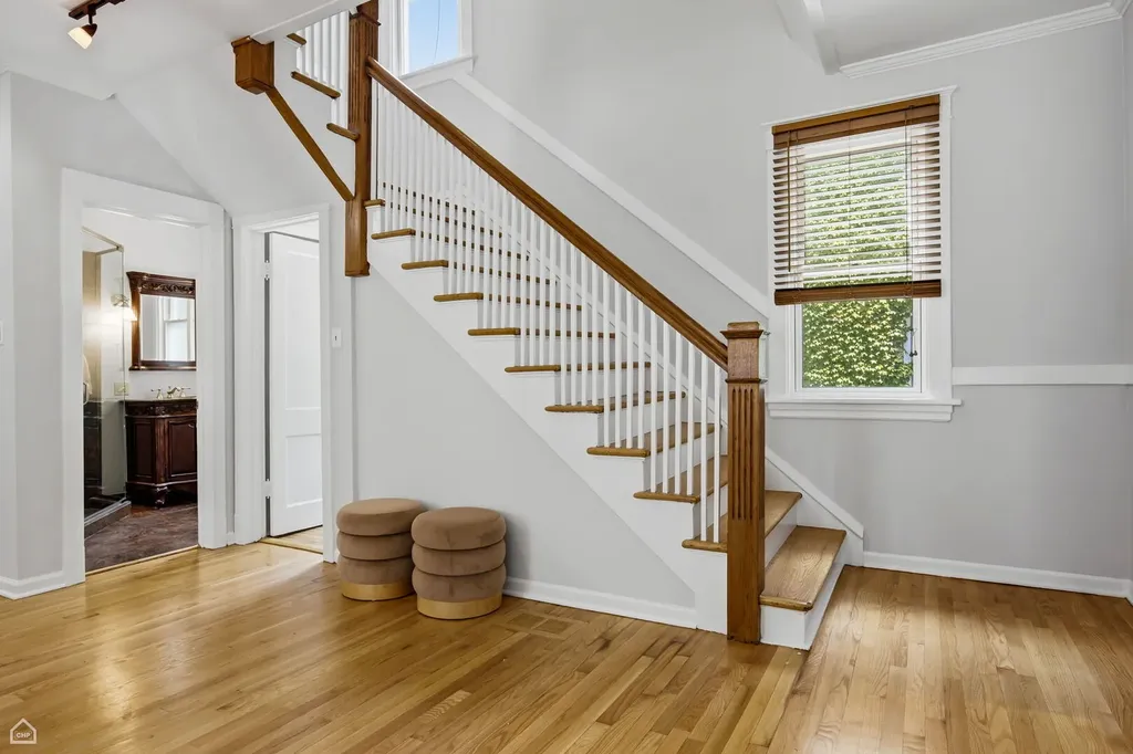 1244 West Ardmore Avenue Chicago IL 60660