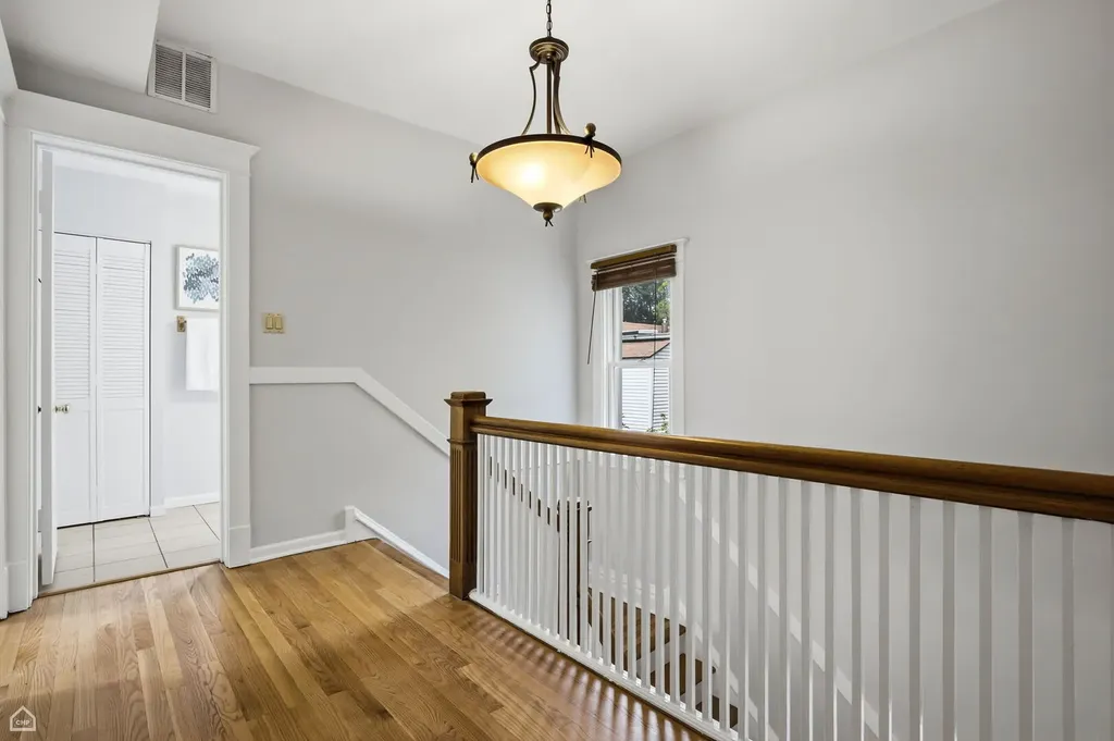 1244 West Ardmore Avenue Chicago IL 60660
