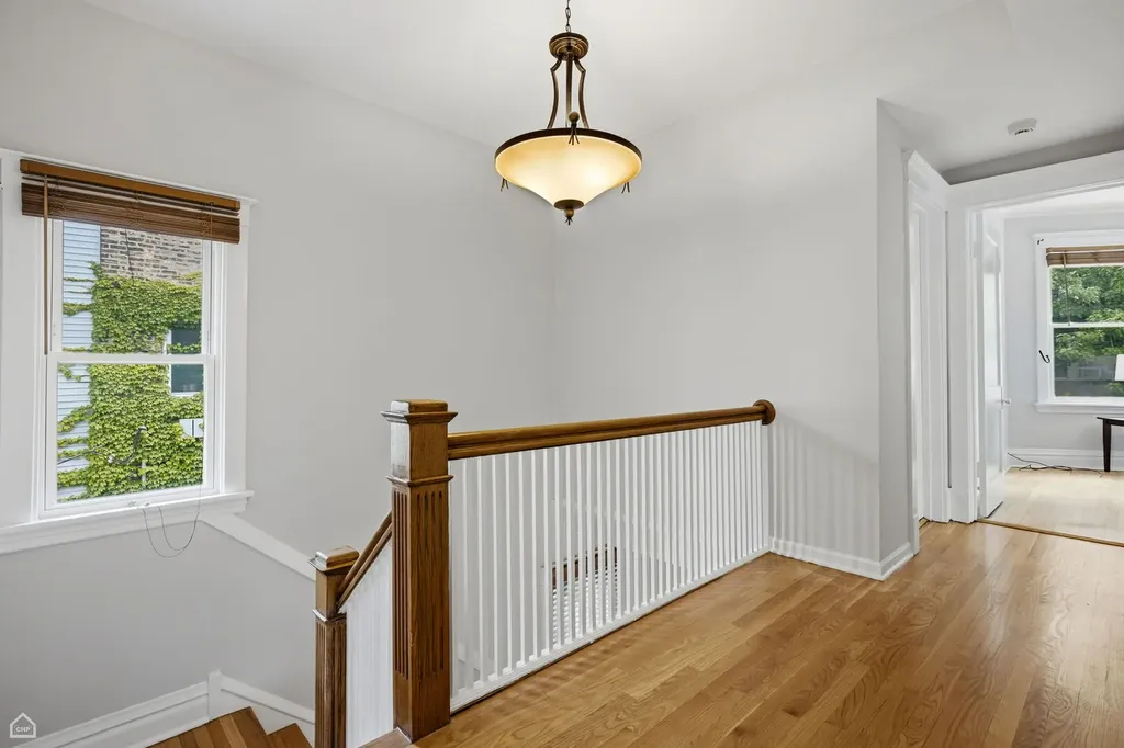 1244 West Ardmore Avenue Chicago IL 60660