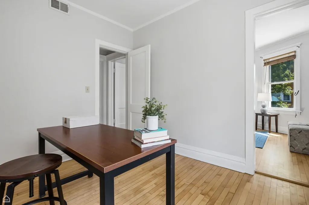 1244 West Ardmore Avenue Chicago IL 60660