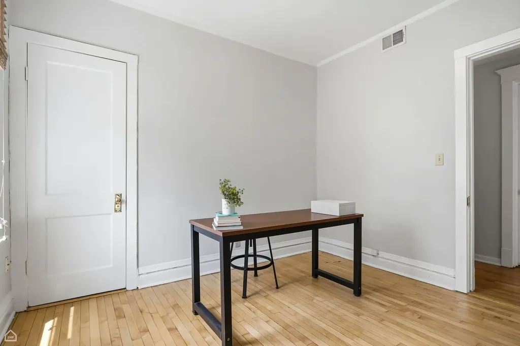 1244 West Ardmore Avenue Chicago IL 60660