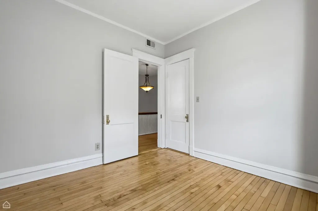 1244 West Ardmore Avenue Chicago IL 60660