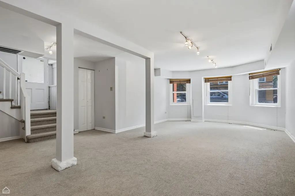 1244 West Ardmore Avenue Chicago IL 60660