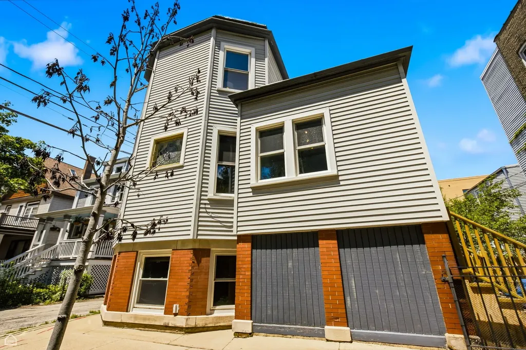 1244 West Ardmore Avenue Chicago IL 60660