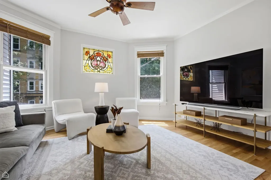 1244 West Ardmore Avenue Chicago IL 60660