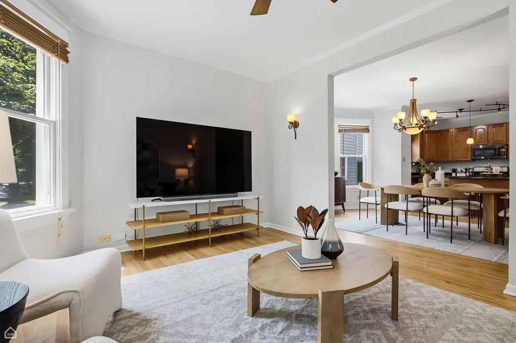 1244 West Ardmore Avenue Chicago IL 60660
