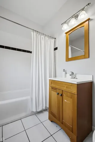 1244 West Ardmore Avenue Chicago IL 60660