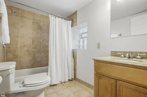 1244 West Ardmore Avenue Chicago IL 60660