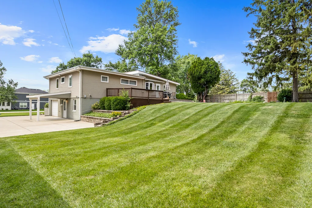 2474 College Road Downers Grove IL 60516