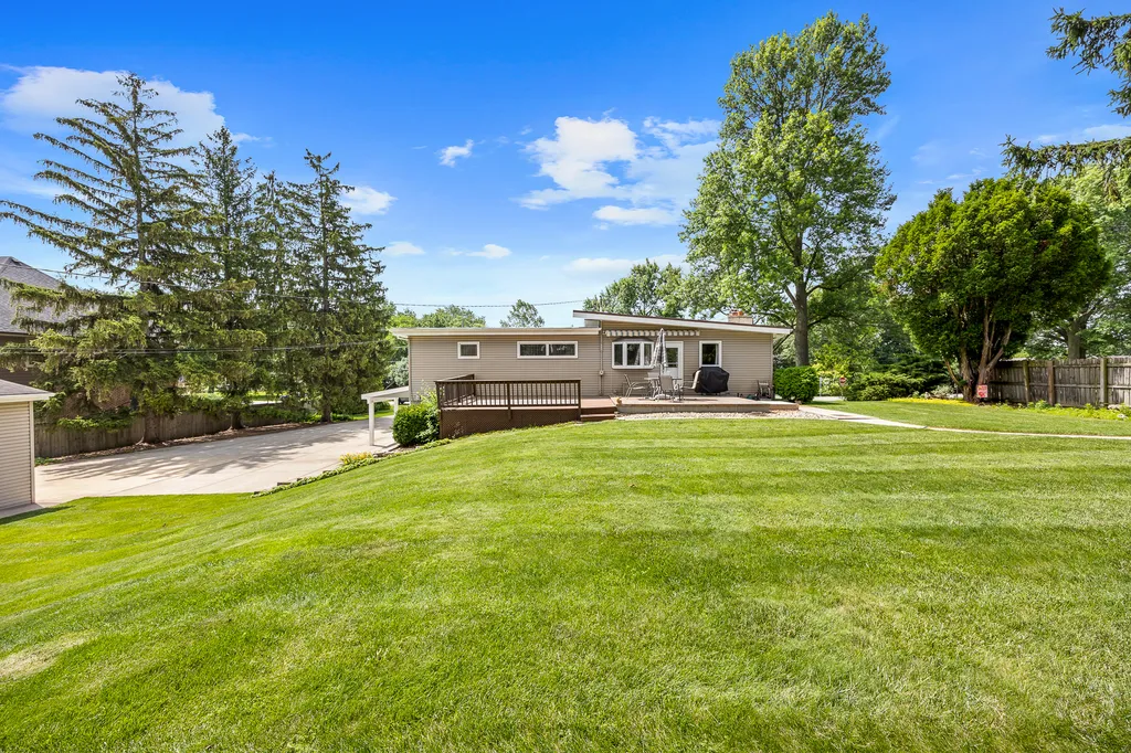 2474 College Road Downers Grove IL 60516