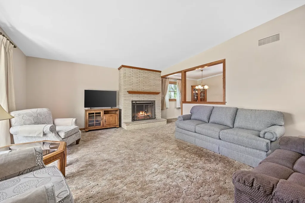 2474 College Road Downers Grove IL 60516