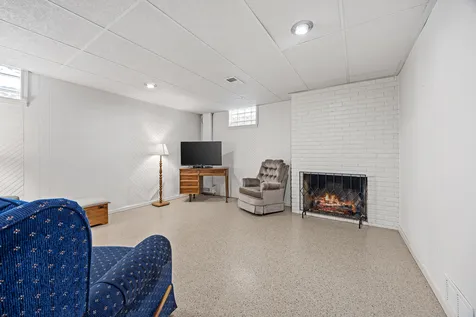 2474 College Road Downers Grove IL 60516