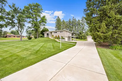 2474 College Road Downers Grove IL 60516
