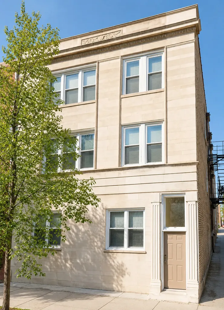 712 South Aberdeen Street Chicago IL 60607
