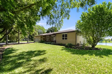 2720 North Bayview Lane Mchenry IL 60051