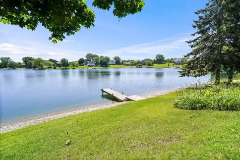 2720 North Bayview Lane Mchenry IL 60051